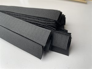 Velcrobånd 50 cm - sort i 2 cm bredde, påsyning.